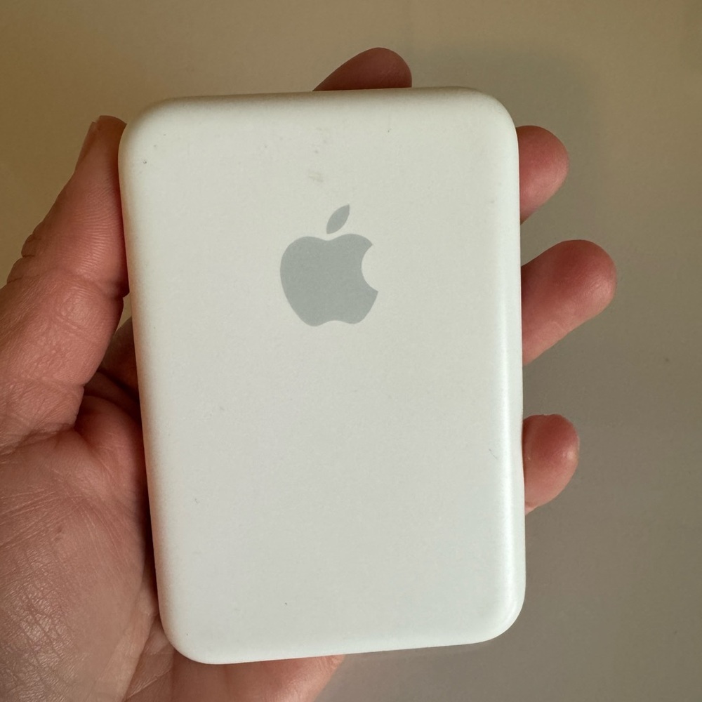 Apple MagSafe Battery